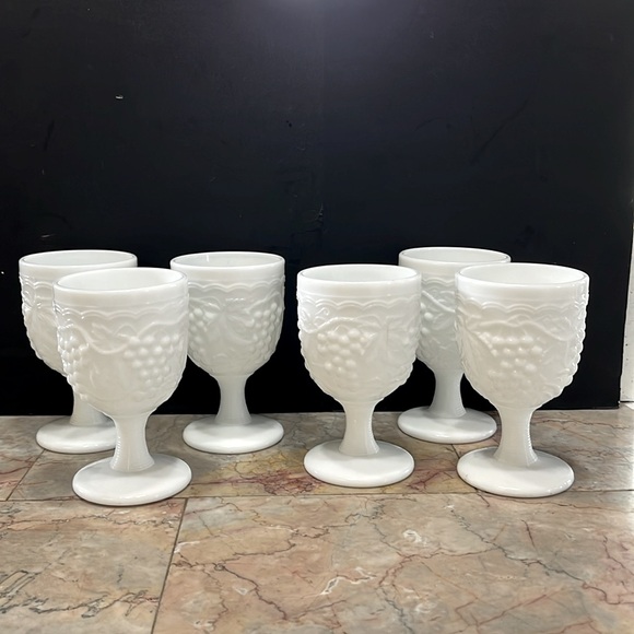 Vintage Imperial Glass Milk Glass with Grape Pattern. Set of 6 - Picture 2 of 8